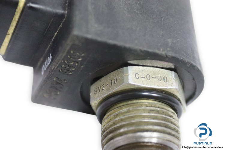 modular-controls-SV3-10-C-0-24DG-solenoid-directional-valve-(used)-1