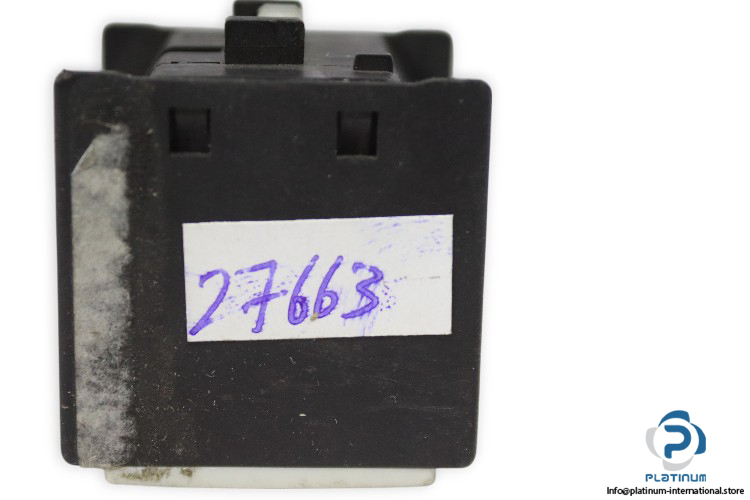 siemens-3RH1911-1HA12-auxiliary-switch-block-used-2