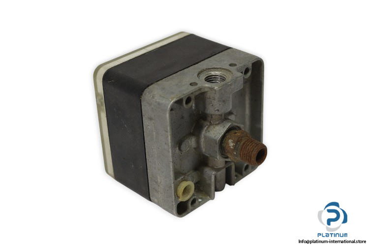 krom-schroder-DWG-150U-pressure-switch-(used)