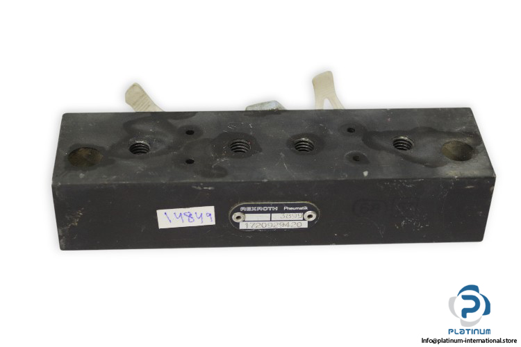 rexroth-1720929420-pneumatic-valve-manifold-(used)-1