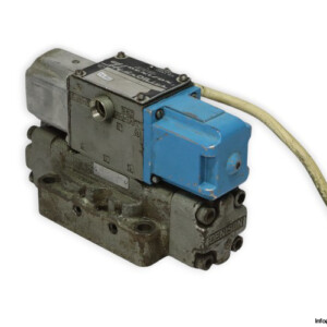 Denison D1D12-33-207-03-03-7002-V115 Directional Control Valve