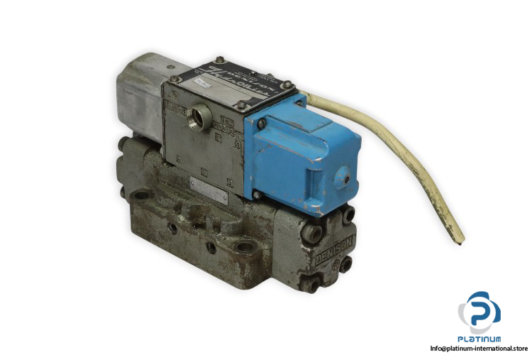 denison-D1D12-33-207-03-03-7002-V115-directional-control-valve-used