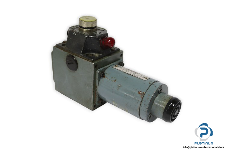 rexroth-4WE-10-D-30-G24-NDZL-directional-control-valve-used