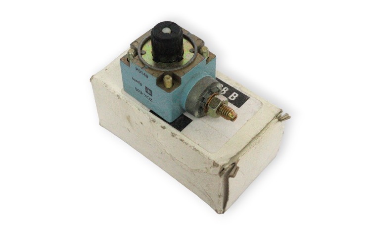 telemecanique-ZCK-E05-limit-switch-head-(new)