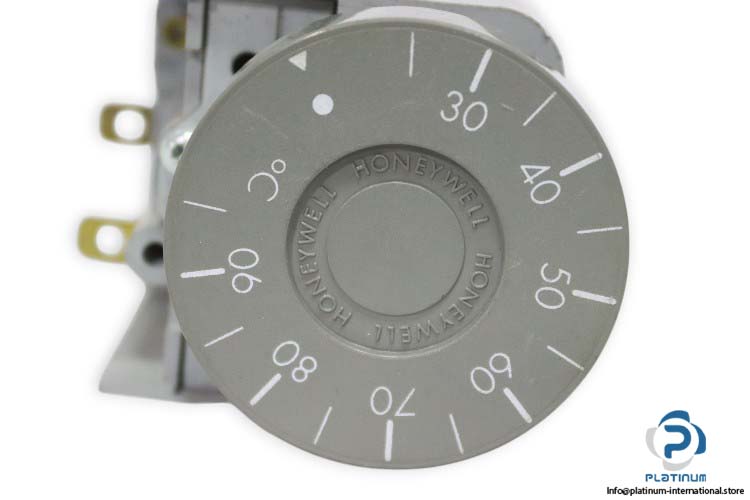 honeywell-TR-51303-L4189A-2105-2-0340-aquastat-controller-(used)-1
