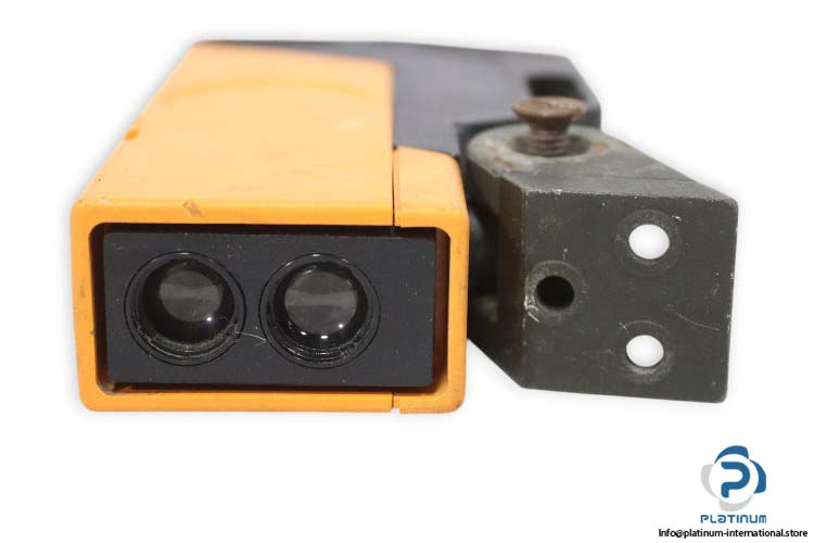 ifm-OP-2600-FBOW-photoelectric-sensor-(used)-1