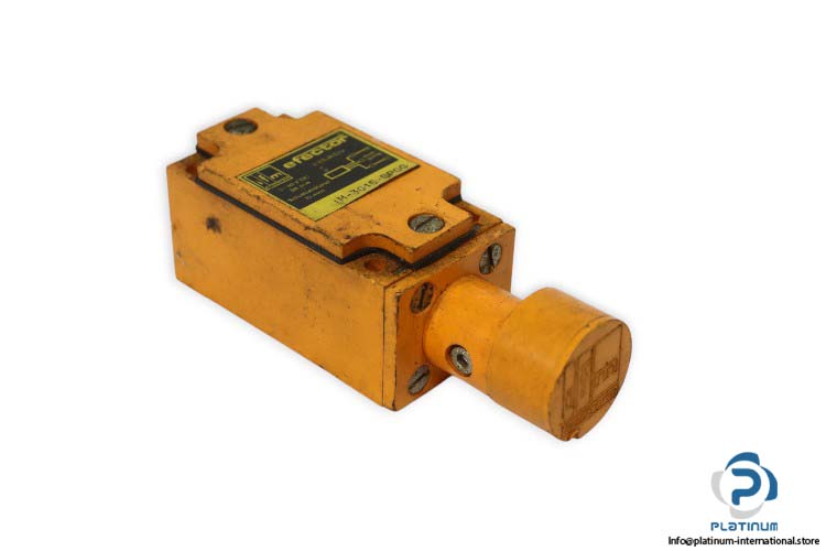 ifm-IM-3015-BP0G-inductive-sensor-(used)