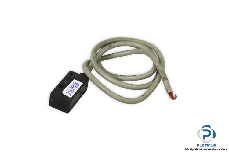 omron-E3H-1DC1-photoelectric-sensor-switch-(used)