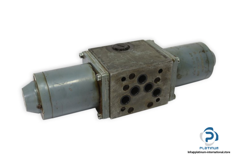 rexroth-4-WE-10-E-4.1_G24-ND-directional-control-valve-used