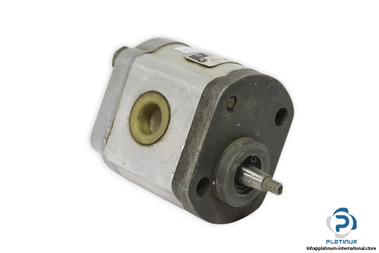 bosch-0510-110-300-gear-pump-used