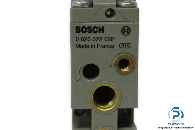 bosch-0-820-022-026-solenoid-valve-used-1