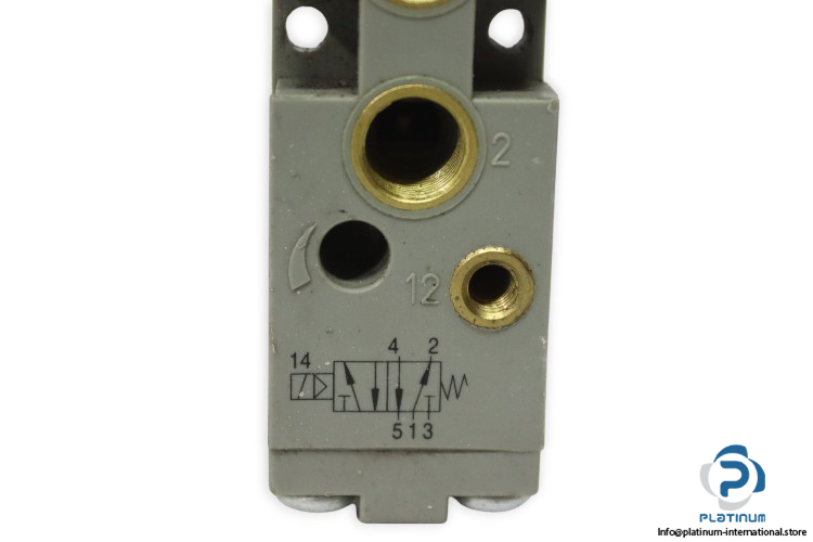 bosch-0-820-022-026-solenoid-valve-used-2