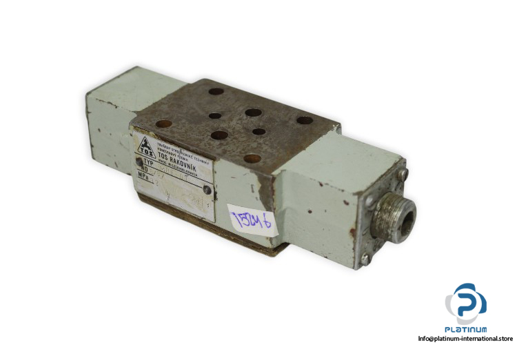 tos-M06-01-directional-control-valve-used