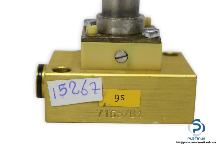 E131F26-solenoid-valve-used-2