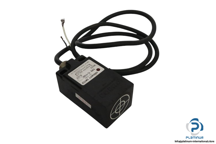 omron-TL-Y10D-inductive-proximity-switch-sensor-(used)