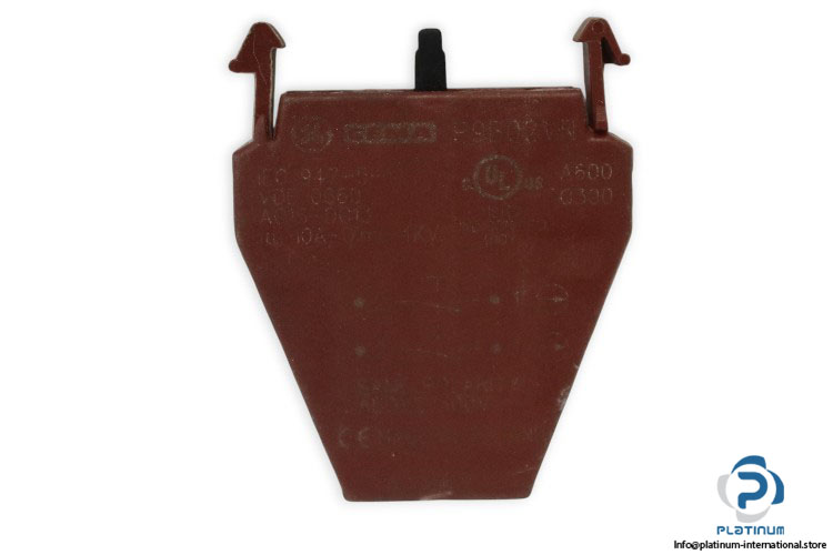 general-electric-cema-P9B02VN-contact-block-(Used)-1