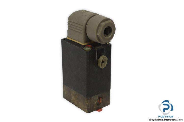 burkert-331-C-3.0-B-MS-FLNSCH-F-000-single-solenoid-povited-armature-valve-(used)