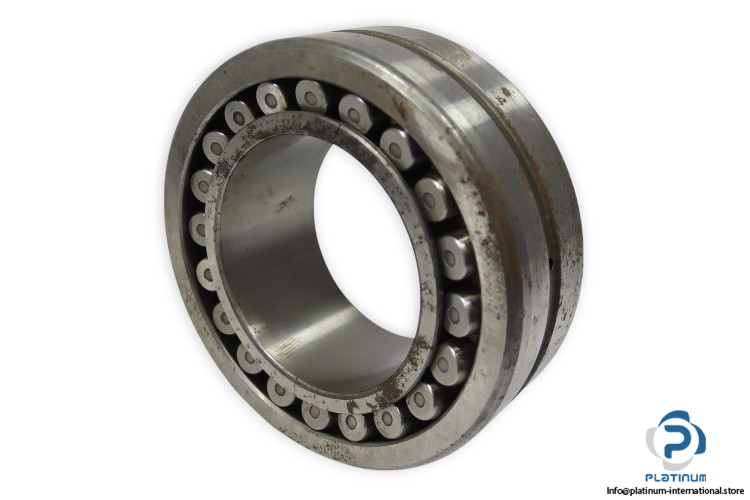 snr-23226-K-F107-C4-spherical-roller-bearing-used-1