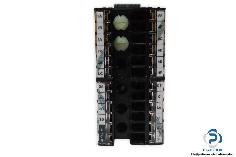 eurotherm-3208_CC_VH_LRRX_R_XCL-temperature-controller-(new)-2