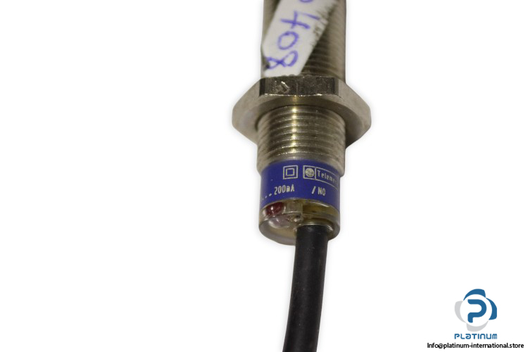 telemecanique-xs1m12ma230-inductive-sensor(used)-3