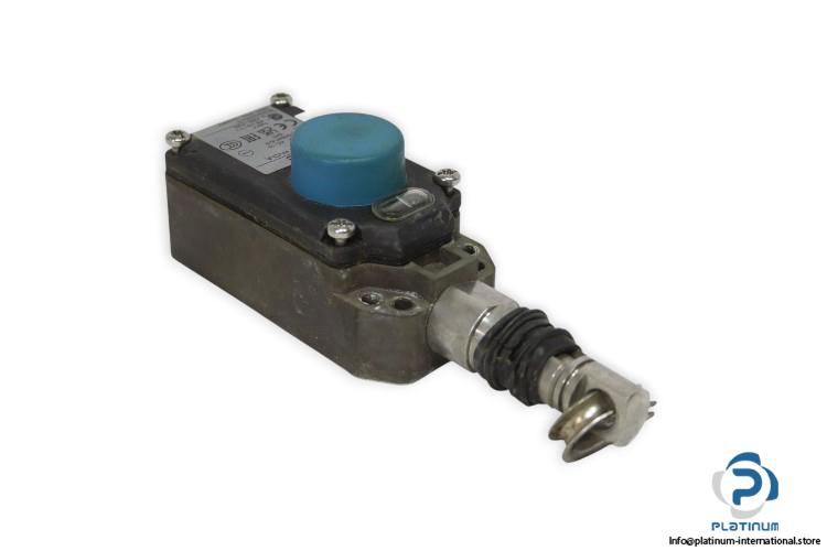 steute-zs711o-1swvd-a-emergency-pull-wire-switch(used)-2