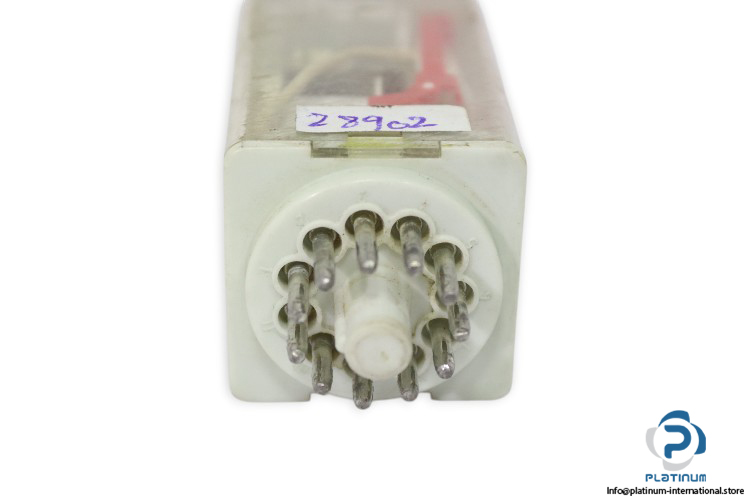 carlo-gavazzi-RCP11003-230VAC-plug-in-relay-(Used)-3