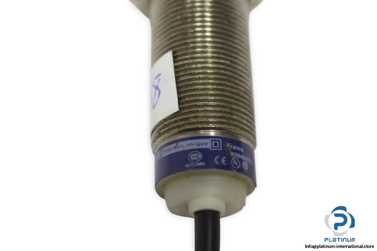 telemecanique-XS618B1MAL2-inductive-proximity-sensor-(Used)-4