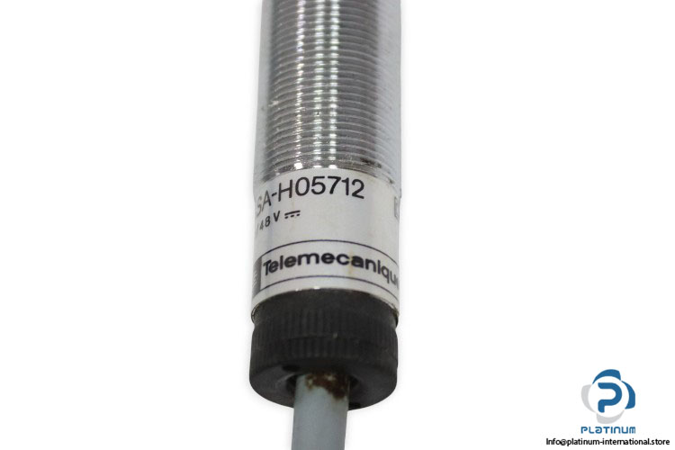 telemecanique-XSA-H05712-inductive-proximity-sensor-(New)-2