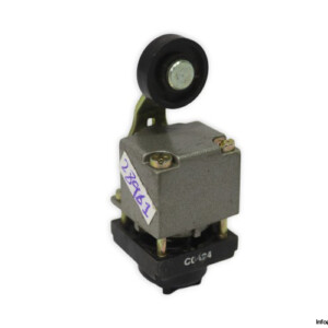 telemecanique-ZCK-D15-limit-switch-head-(used)
