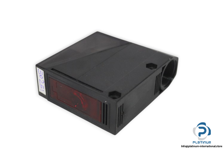 omron-E3JM-10L-G-N-photoelectric-switch-sensor-used-2