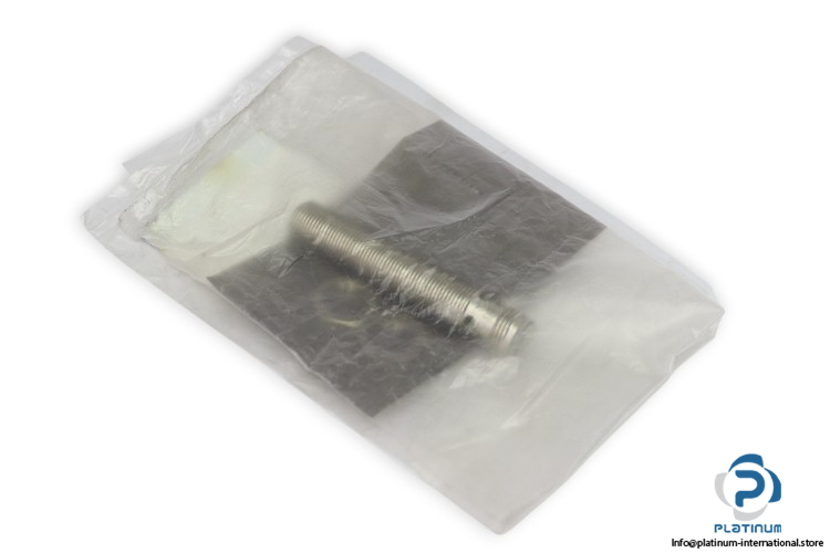 omron-E2A-M12LS04-M1-B1-proximity-sensor-new