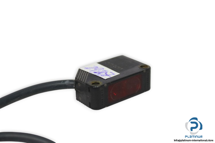 omron-E3Z-D61-compact-photoelectric-sensor-used-2