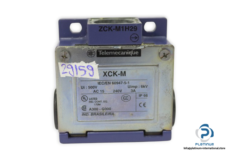 telemecanique-ZCK-M1H29-limit-switch-body-(Used)-1