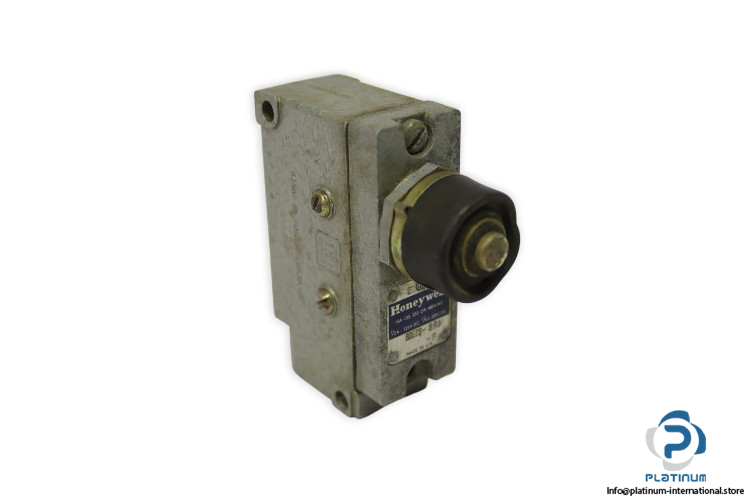 honeywell-BZE7S-2RN-B-micro-switch-(Used)