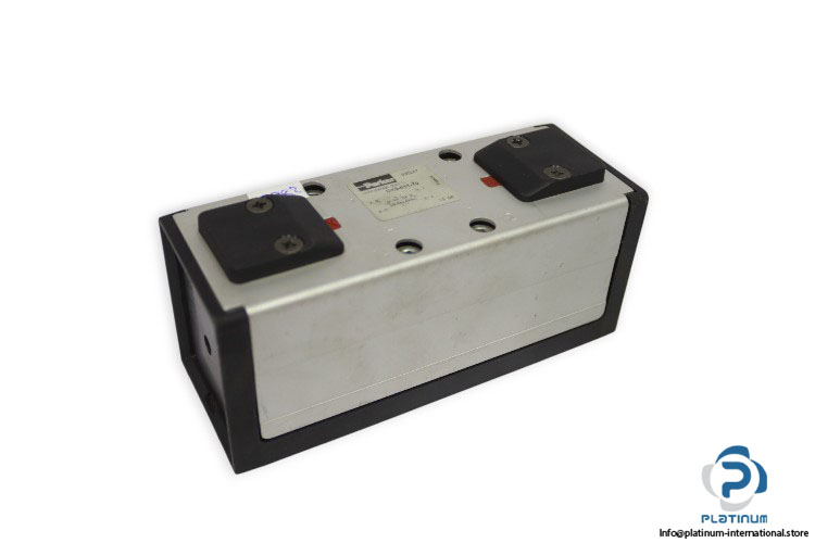 parker-DX2-411-70-double-solenoid-valve-(new)