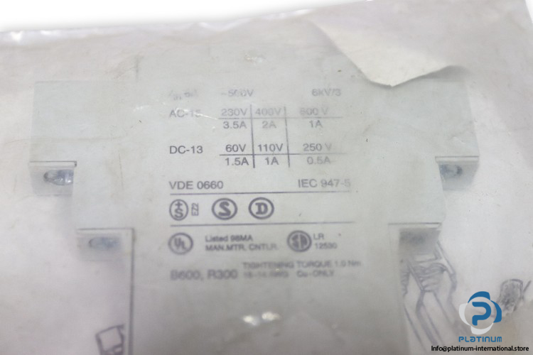 aeg-HS9.11-auxiliary-switch-block-(New)-1