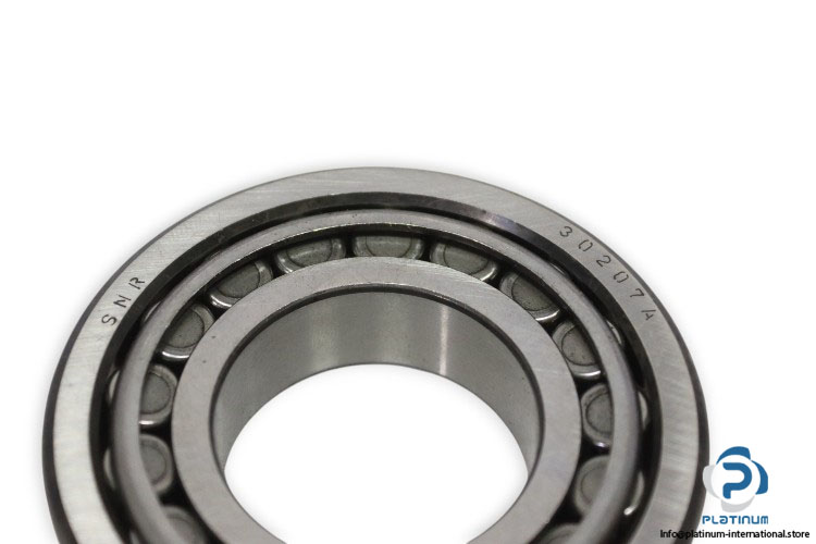 snr-30207A-tapered-roller-bearing-(new)-1