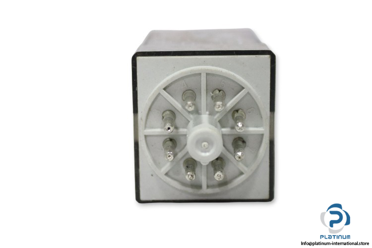 finder-60.12.8.110.0040-110VAC-plug-in-relay-(New)-4