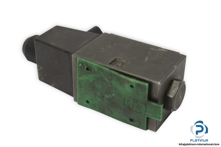 Roquet-5evp1d18c02r110-50-solenoid-operated-directional-valve(used)-3