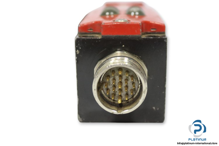 euchner-CET3-AR-CRA-AH-50X-SH-110103-safety-switch-(Used)-1