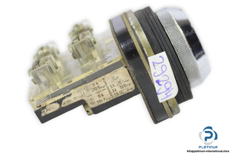 telemecanique-ZB2.RA91_XB2.M-push-button-contact-block-(Used)-1