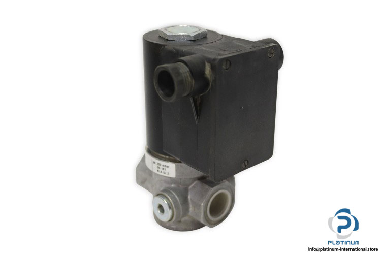 kromschroder-VG-15R02NQ31D-gas-solenoid-valve-(new)