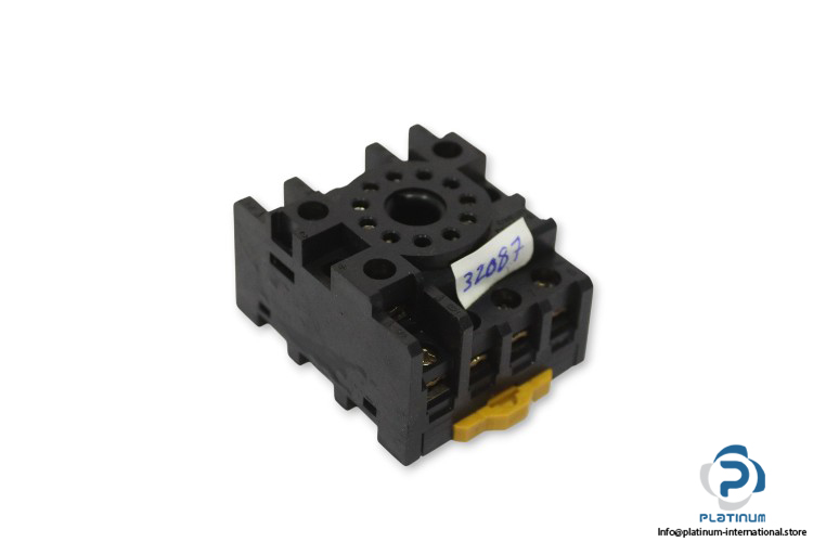 omron-pf113a-e-socket(new)