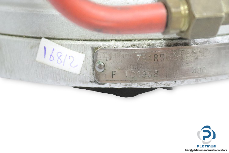 fisher-controls-F-101358-pneumatic-actuator-(used)-2