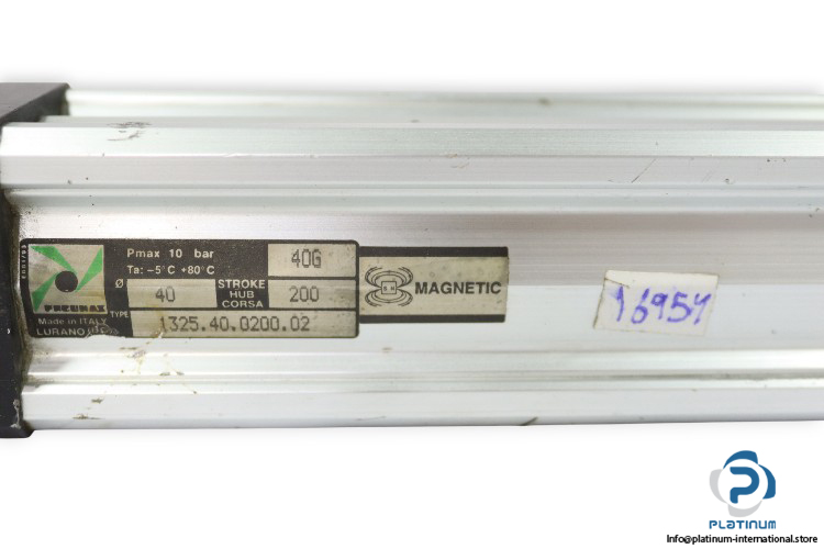 pneumax-1325.40.0200.02-magnetic-rod-cylinder-(used)-1