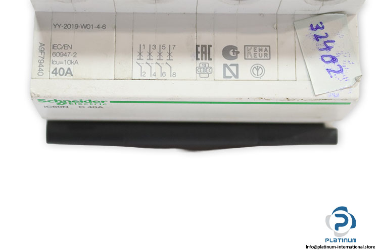 schneider-a9f79440-circuit-breaker(new)-2