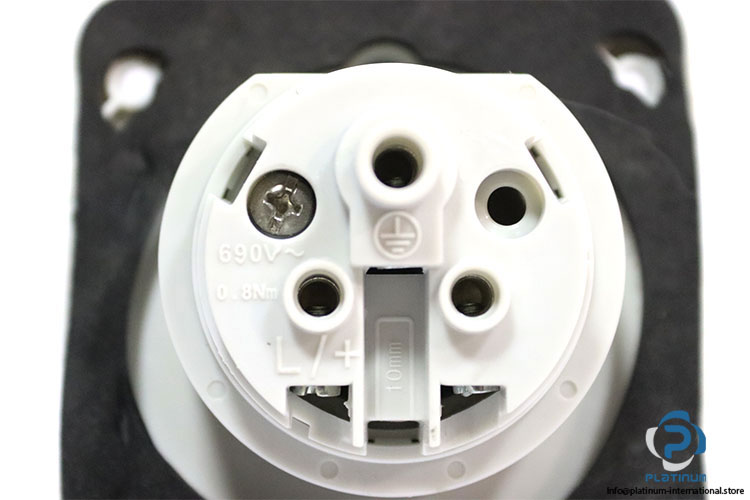 gewiss-gw62205h-industrial-panel-socket(new)-2