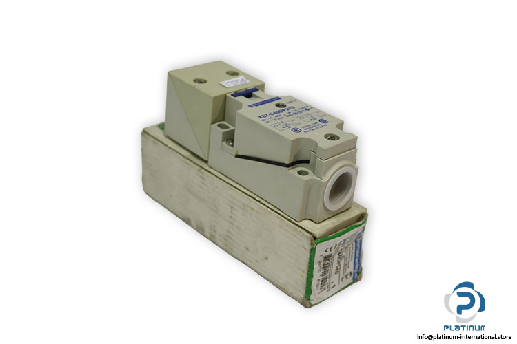 telemecanique-xs7-c40dp210-inductive-sensor(new)