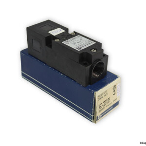 telemecanique-xsc-c207139-inductive-proximity-switch(new)