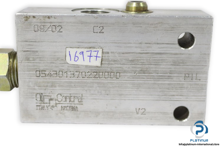 054301370220000-hydraulic-valve-(used)-1